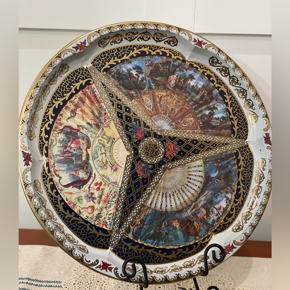 Daher Decorated Ware Courting Scenes 16" Metal Tray some scratches present! - Picture 2 of 3